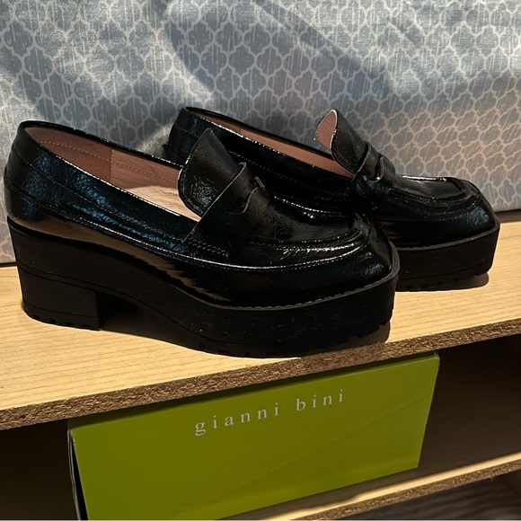 Gianni Bini AvivaTwo Patent Lug Sole Platform Loafers 🖤 - Picture 2 of 15